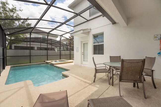 Building Photo - 4702 Sleepy Hollow Dr