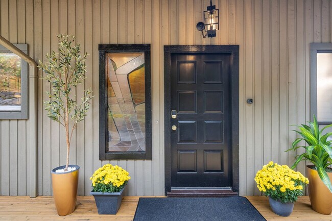 Building Photo - 5504 NE 190th St