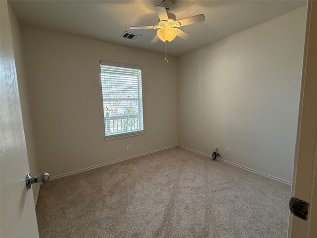 Building Photo - 334 Avalanche Ave