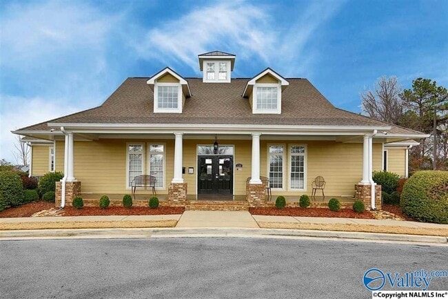 Building Photo - 325 Acorn Grove Ln SW