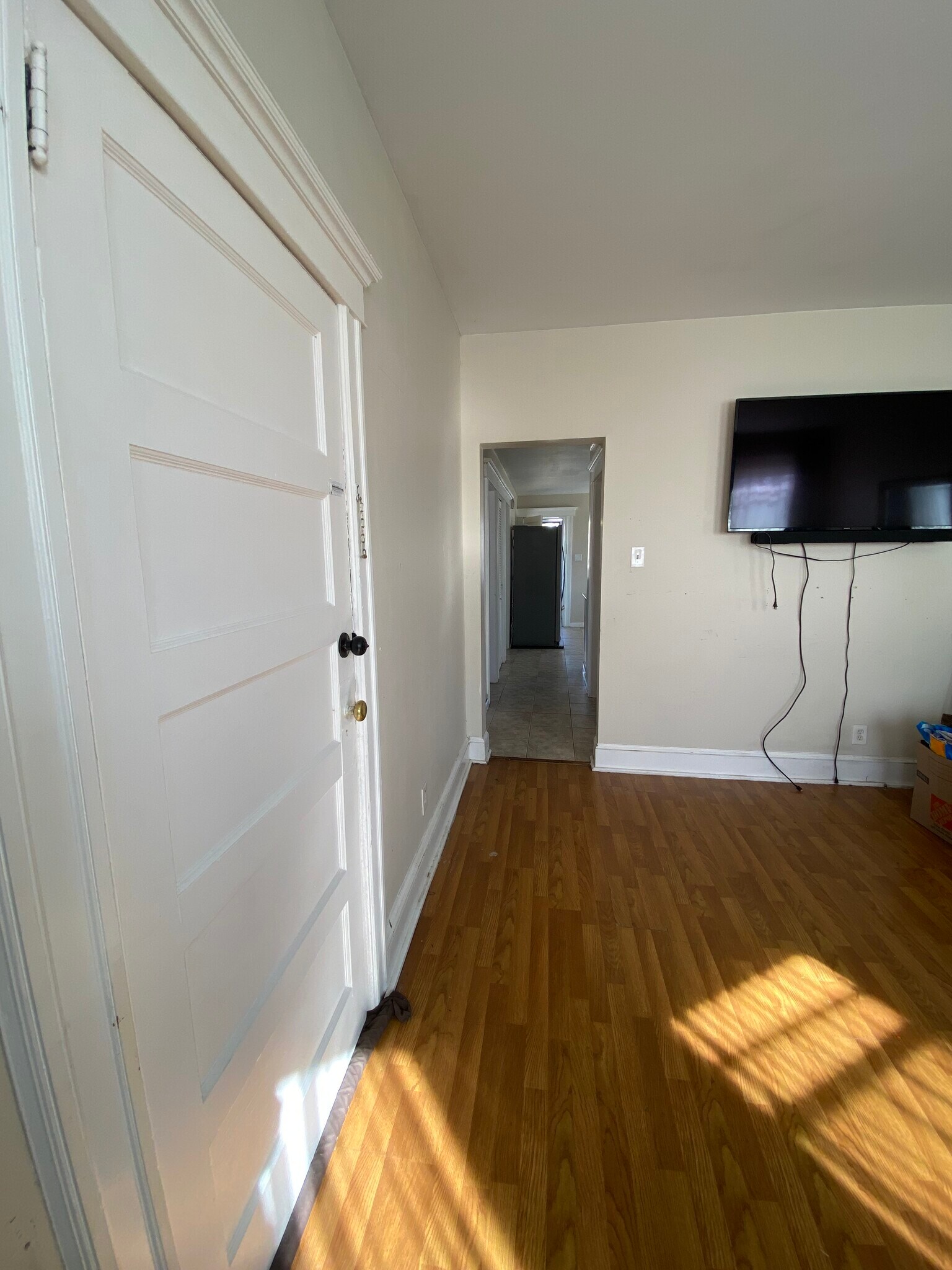 Building Photo - 82 Planten Ave