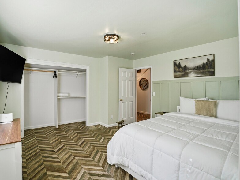 Building Photo - 16799 Center Way