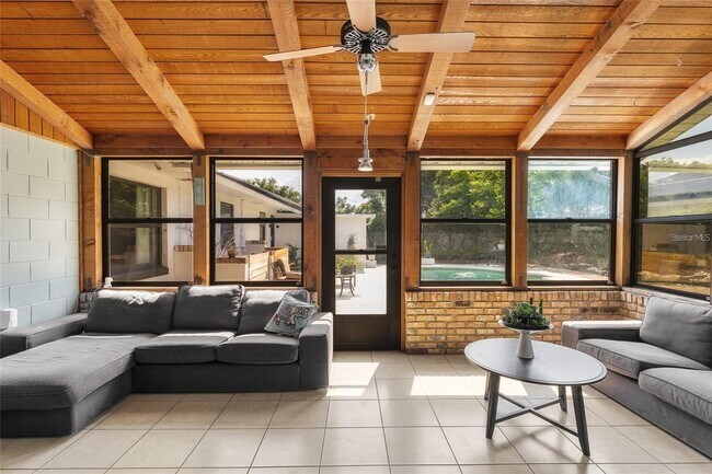 Building Photo - 5128 Lido St