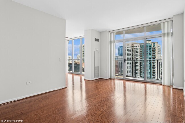 Building Photo - 600 N Dearborn St