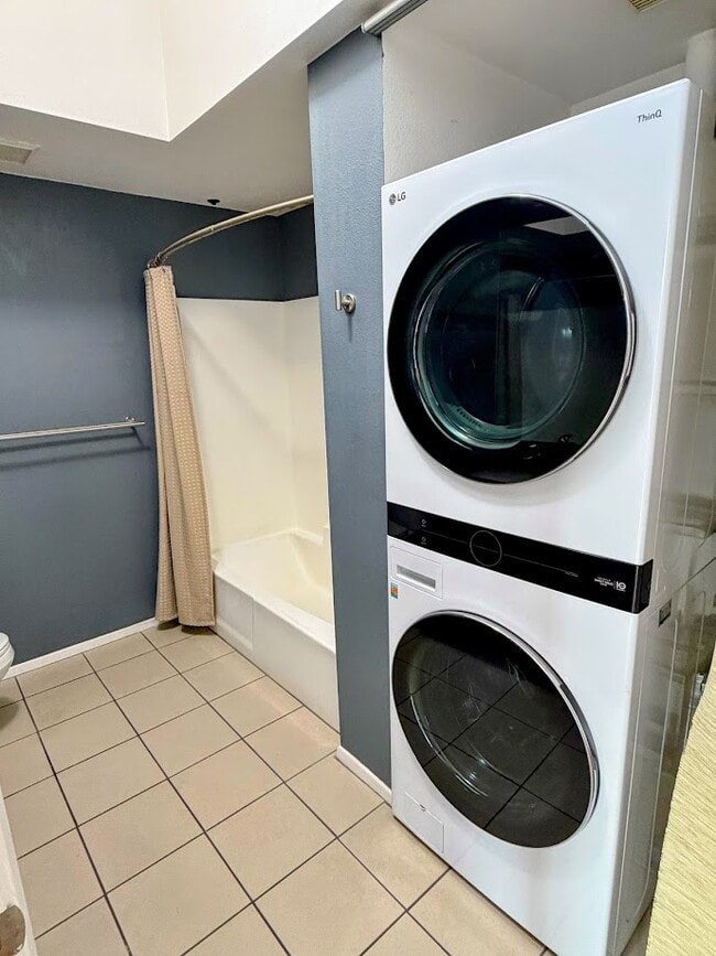 Building Photo - 120 Island Ave