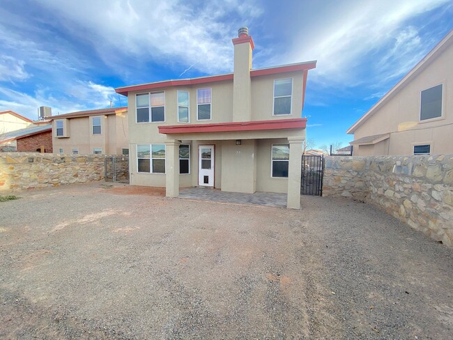 Building Photo - Northeast El Paso 3 bed with Upstairs Loft!