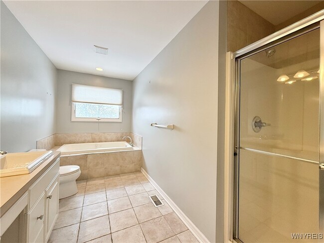 Building Photo - 175 Crown Royal Dr