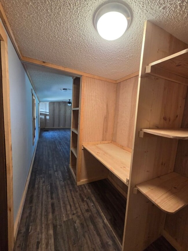 Building Photo - $1,500 - 2 Bedroom / 1 Bath Creekfront Park Model in Tatham Mountain Park