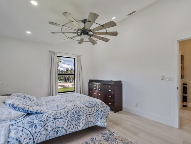 Building Photo - 1350 C Rd