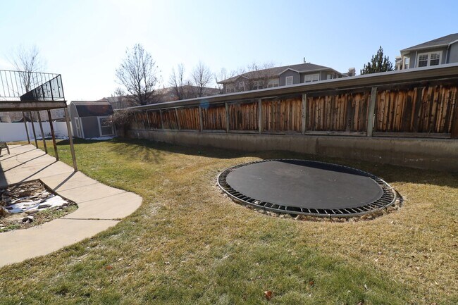 Building Photo - Large Pet Friendly House in the Foothills of Provo