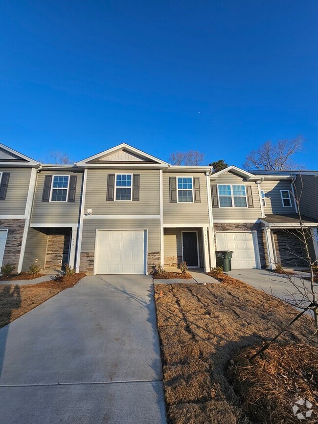 Building Photo - Brand New Townhome in Charlotte