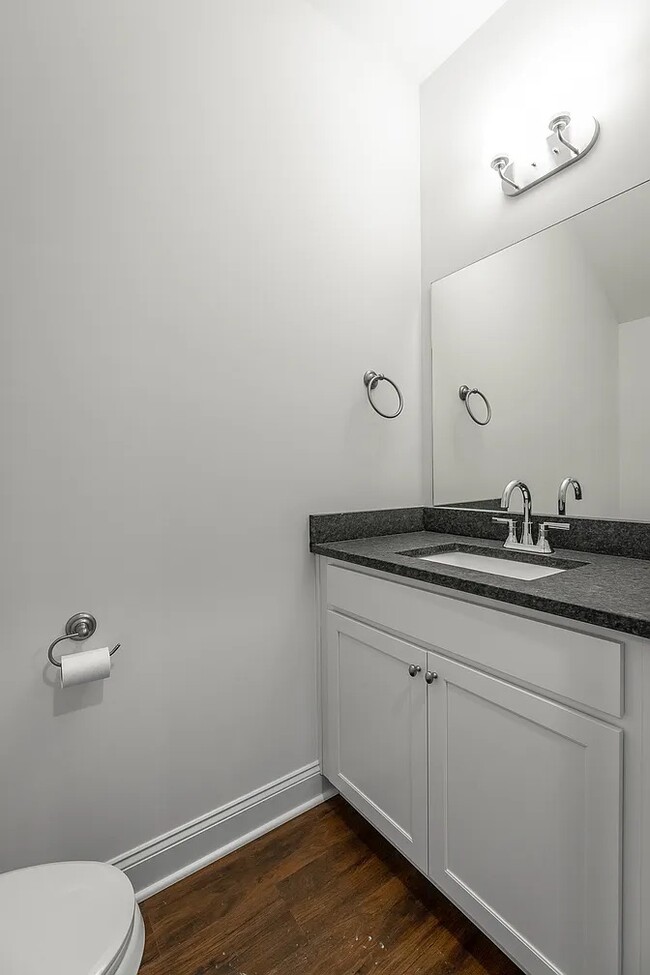 Building Photo - 5547 Stream Ln
