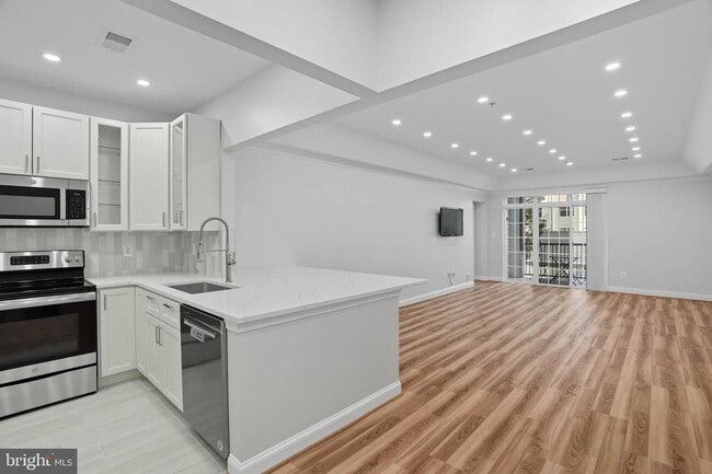 Building Photo - 5910 Great Star Dr