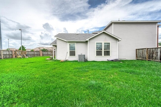 Building Photo - 14925 Gray Ridge Ln