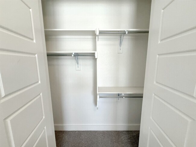 Building Photo - 5924 Owen Rd