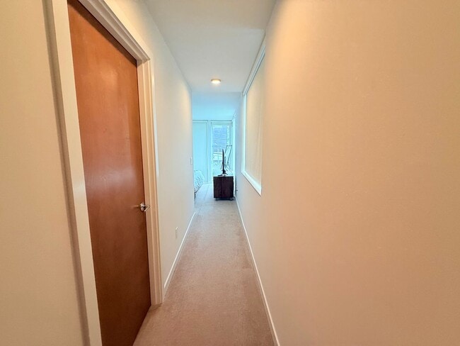 Building Photo - First Hill/Cherry Hill Townhome