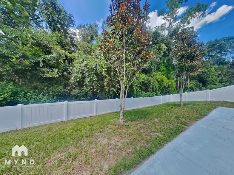 Building Photo - 1016 Ashentree Dr
