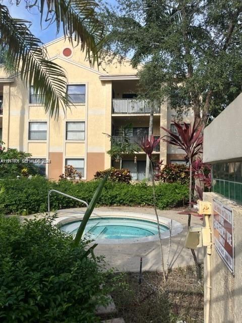 Building Photo - 9999 Summerbreeze Dr