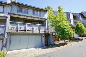 Building Photo - Corner Unit Townhouse With Recent Upgrades!