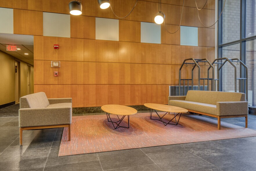 Building Photo - 77 Park Ave