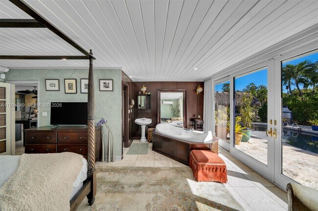 Building Photo - 7975 Biscayne Point Cir