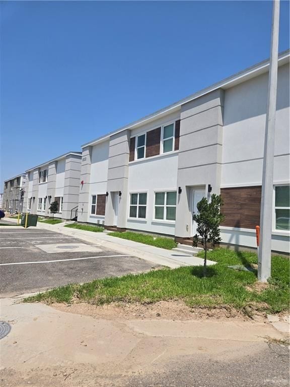 Building Photo - 901 E Yuma Ave