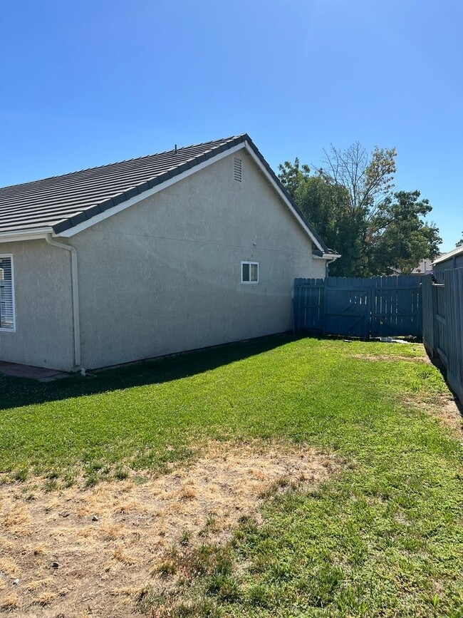 Building Photo - Coming Soon! Charming 3-Bedroom, 2-Bath Ho...