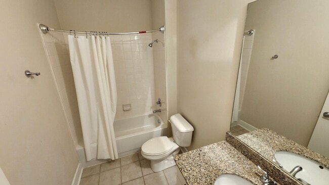 Building Photo - Lease Today! 2BR/2BA Condo in Old Fourth W...
