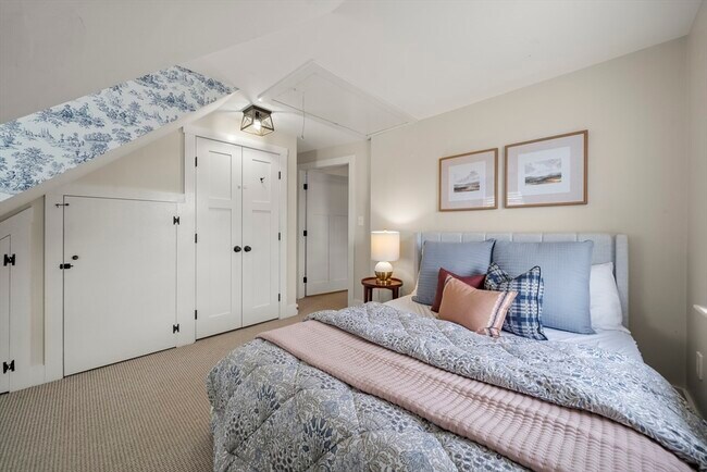 Building Photo - 11 Gingerbread Hill