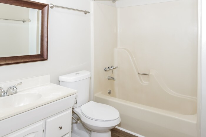 Building Photo - 203 Bumblebee Dr