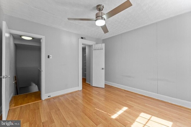 Building Photo - 130 E Randall St