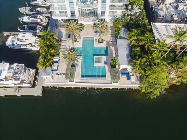 Building Photo - 17301 Biscayne Blvd