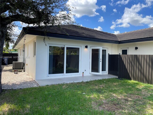 Building Photo - 6329 SW 23rd St