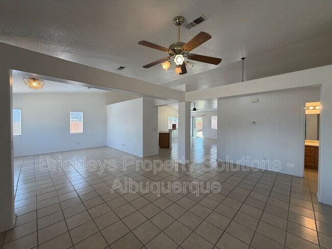 Building Photo - 1405 Secret Valley Dr SW