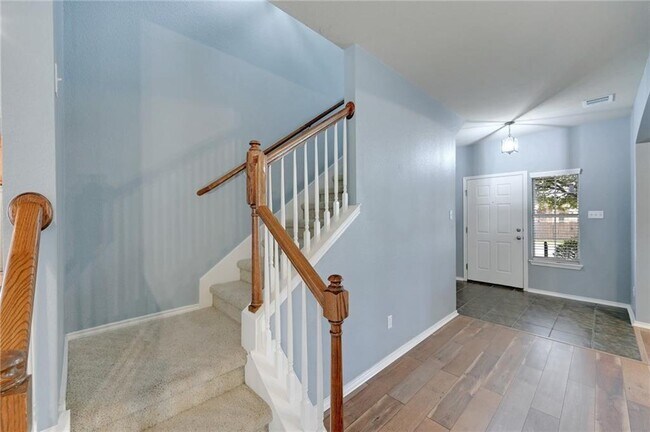 Building Photo - 932 Rusk Rd