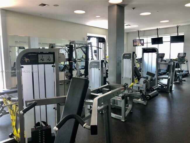 Building Photo - 300 S Australian Ave