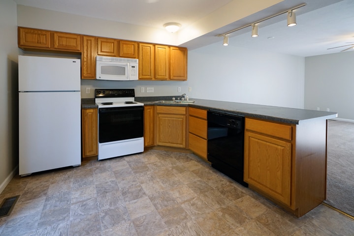 Building Photo - 17 Silver Creek Dr