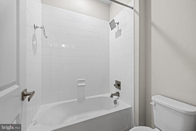 Building Photo - 7147 Starmount Ct