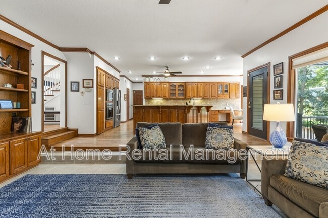 Building Photo - 1220 Renaissance Dr