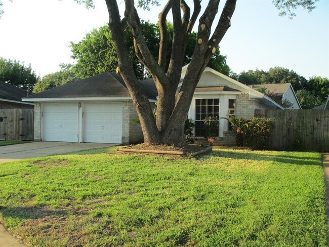 Building Photo - 16022 Sierra Vista Dr