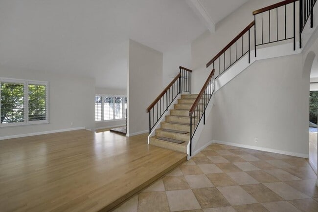 Building Photo - 976 Pizarro Ln