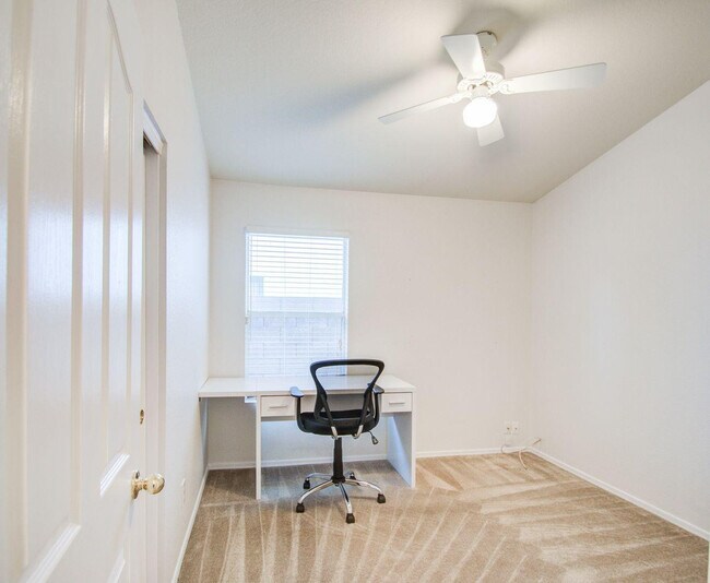 Building Photo - 3216 E Muirwood Dr