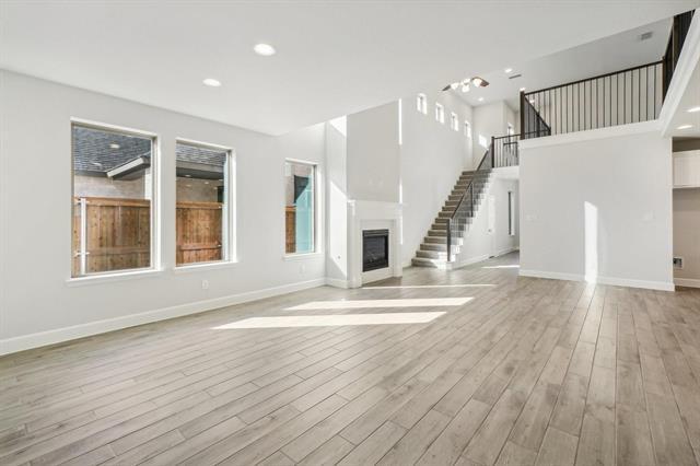 Building Photo - 1628 Victoria Pl