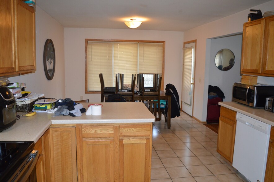 Building Photo - 1043 N Thompson Dr