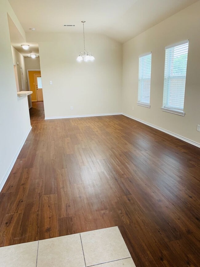 Building Photo - 3/2 Duplex in Arlington