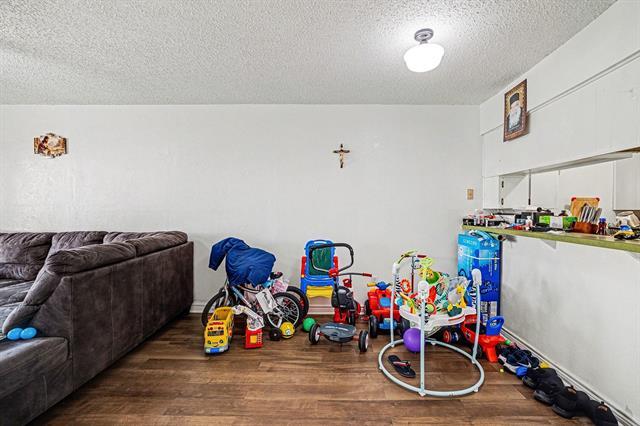 Building Photo - 7700 Mary Dr