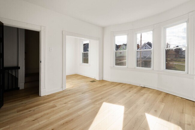 Building Photo - MOVE IN TODAY to this FULLY RENOVATED 4-BEDROOM located in Munhall!