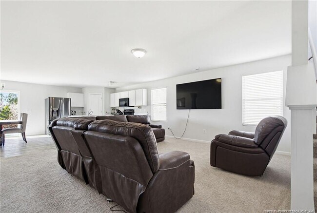 Building Photo - 913 Sapphire Stone Ln