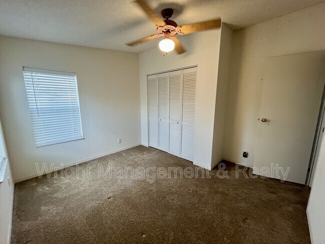 Building Photo - 10614 Hayden Ave