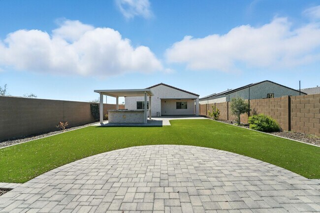 Building Photo - Stunning new build in Glendale, AZ!